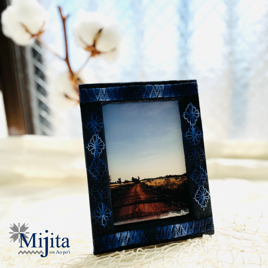 Hojarillo con cerrito | 小さな丘のマドアキカズラ (L版)