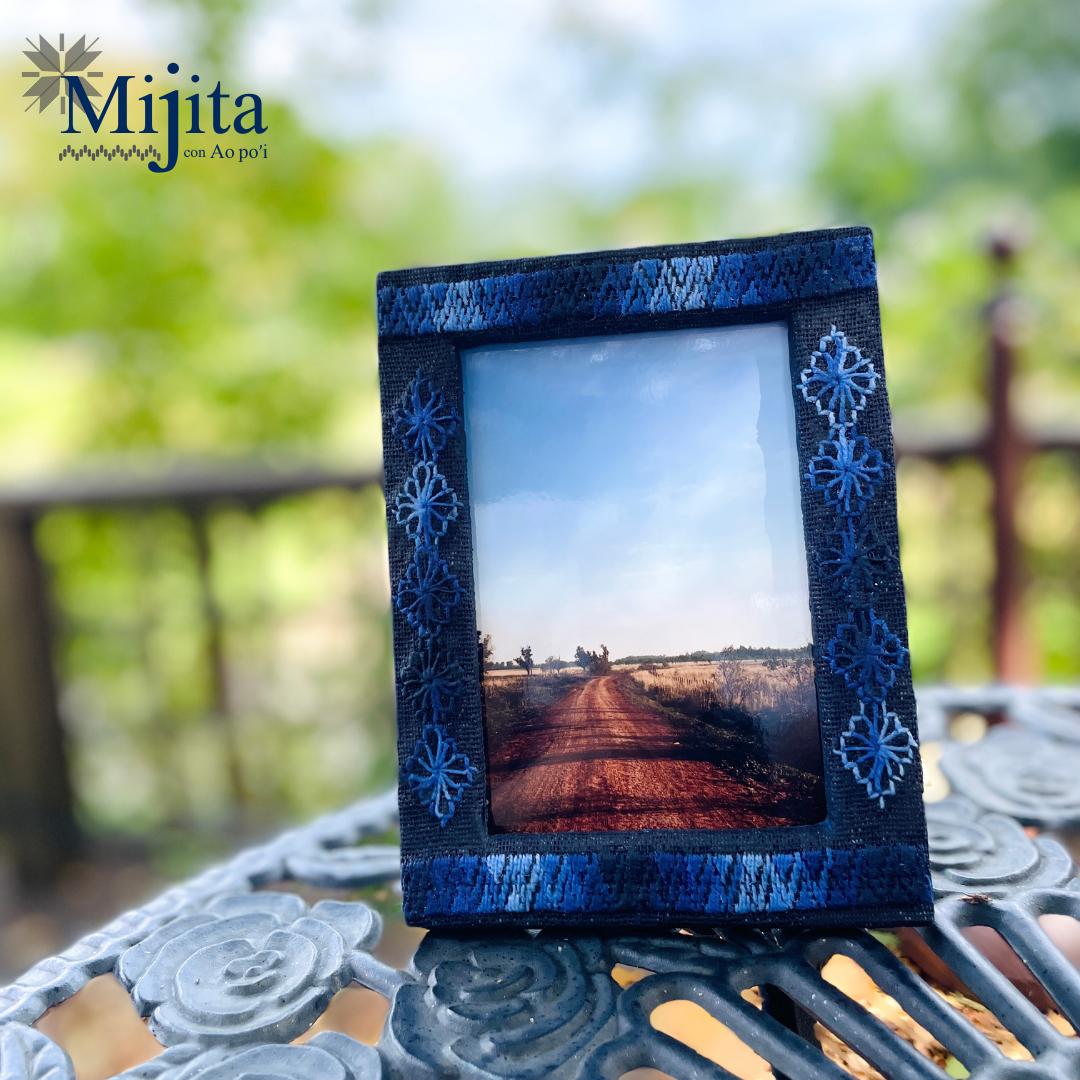 Hojarillo con cerrito | 小さな丘のマドアキカズラ (L版)