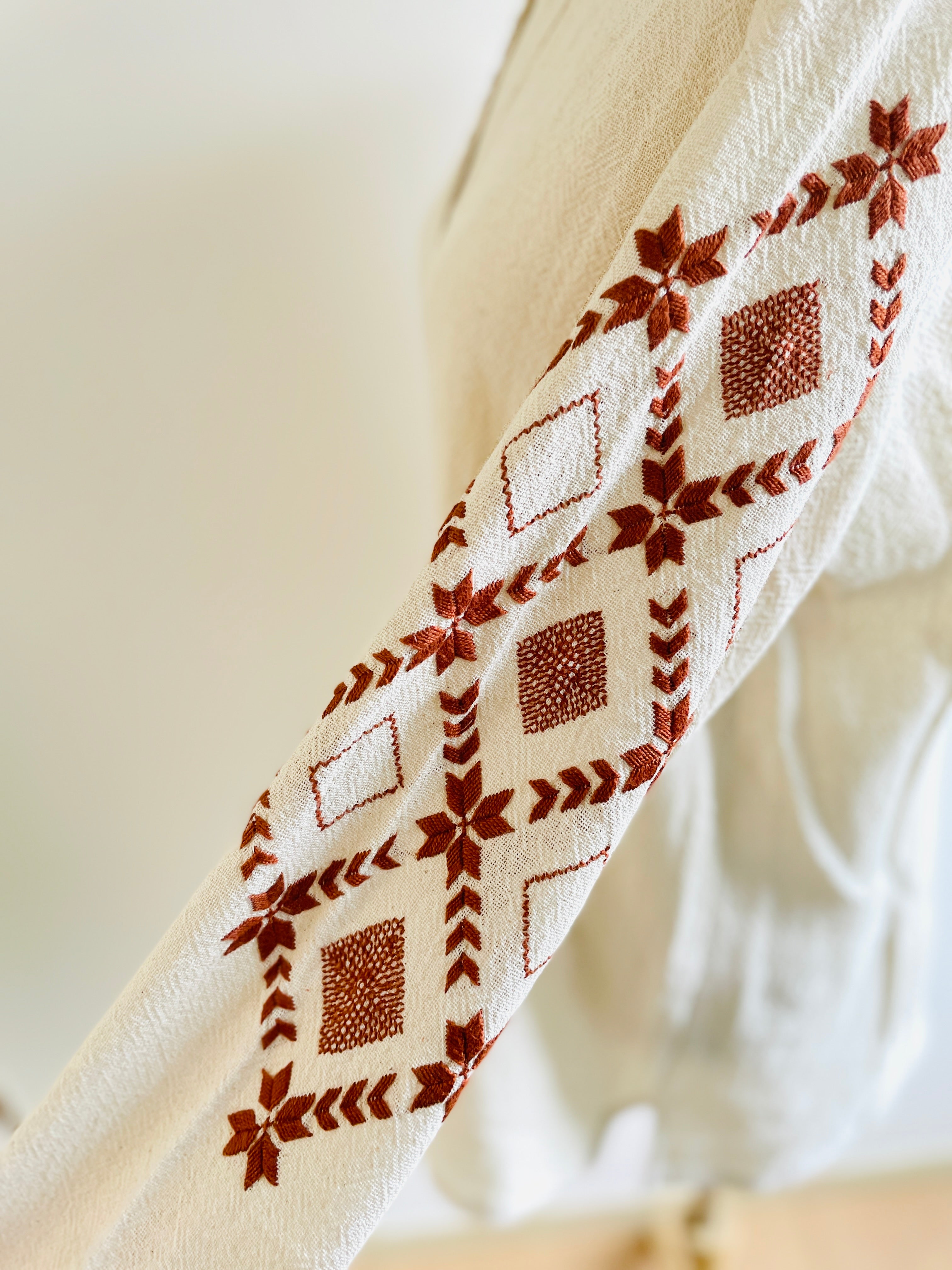 Flores de Jazmín y patrón geométrico|ジャスミンと幾何学パターンのカットソー