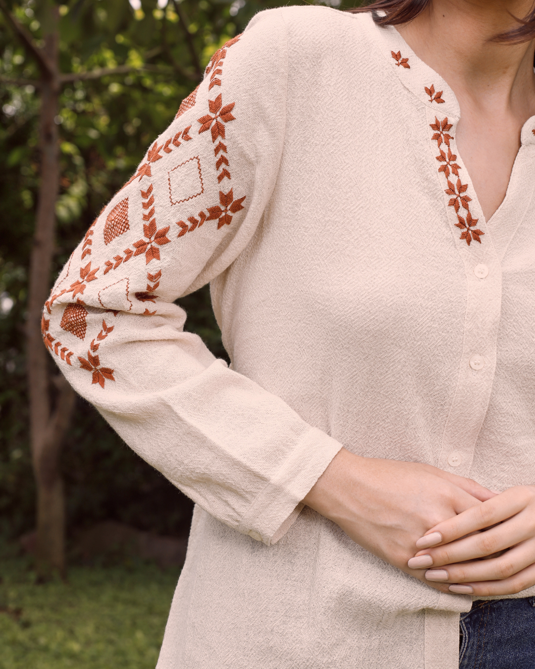 Flores de Jazmín y patrón geométrico|ジャスミンと幾何学パターンのカットソー