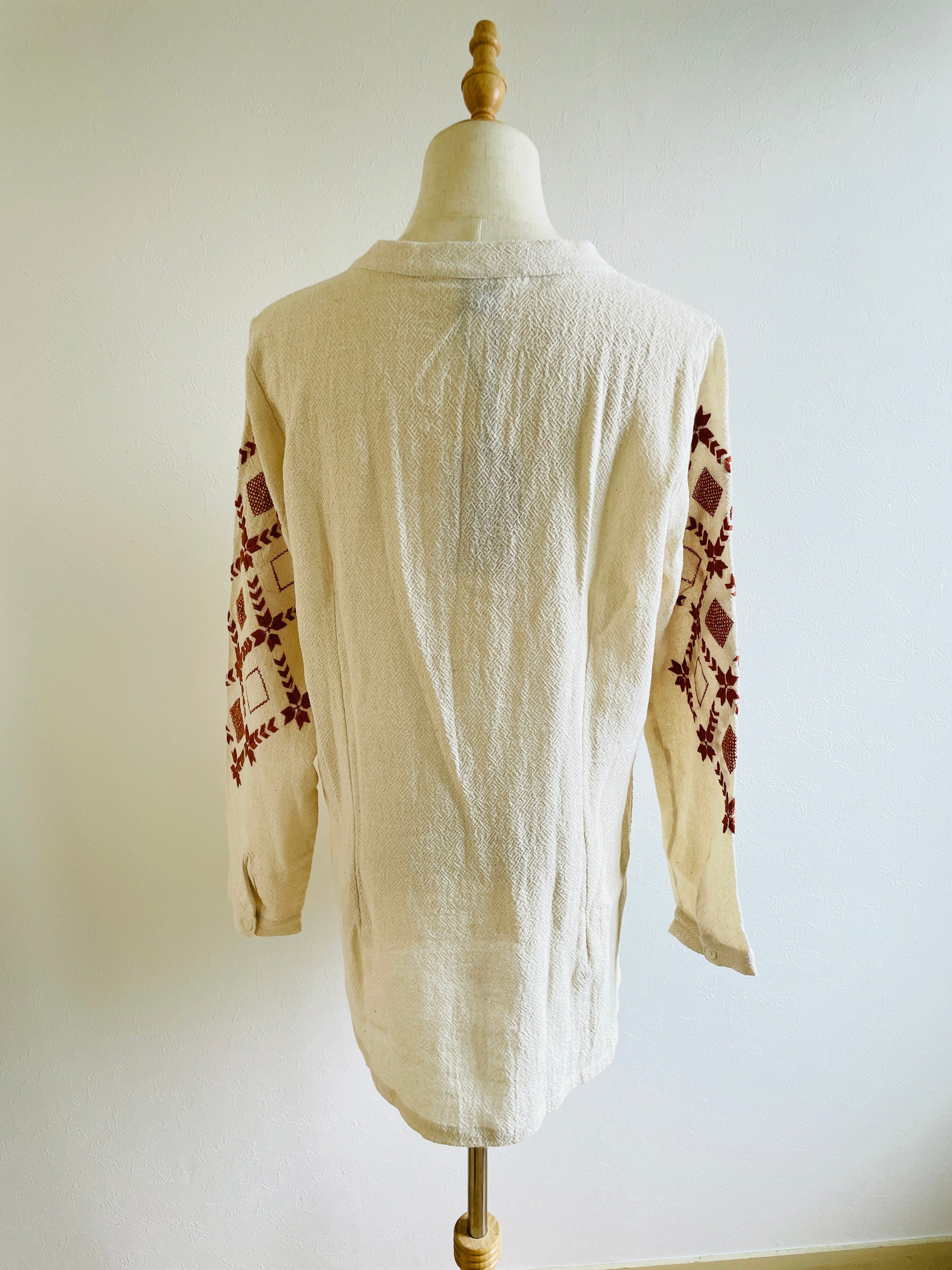 Flores de Jazmín y patrón geométrico|ジャスミンと幾何学パターンのカットソー