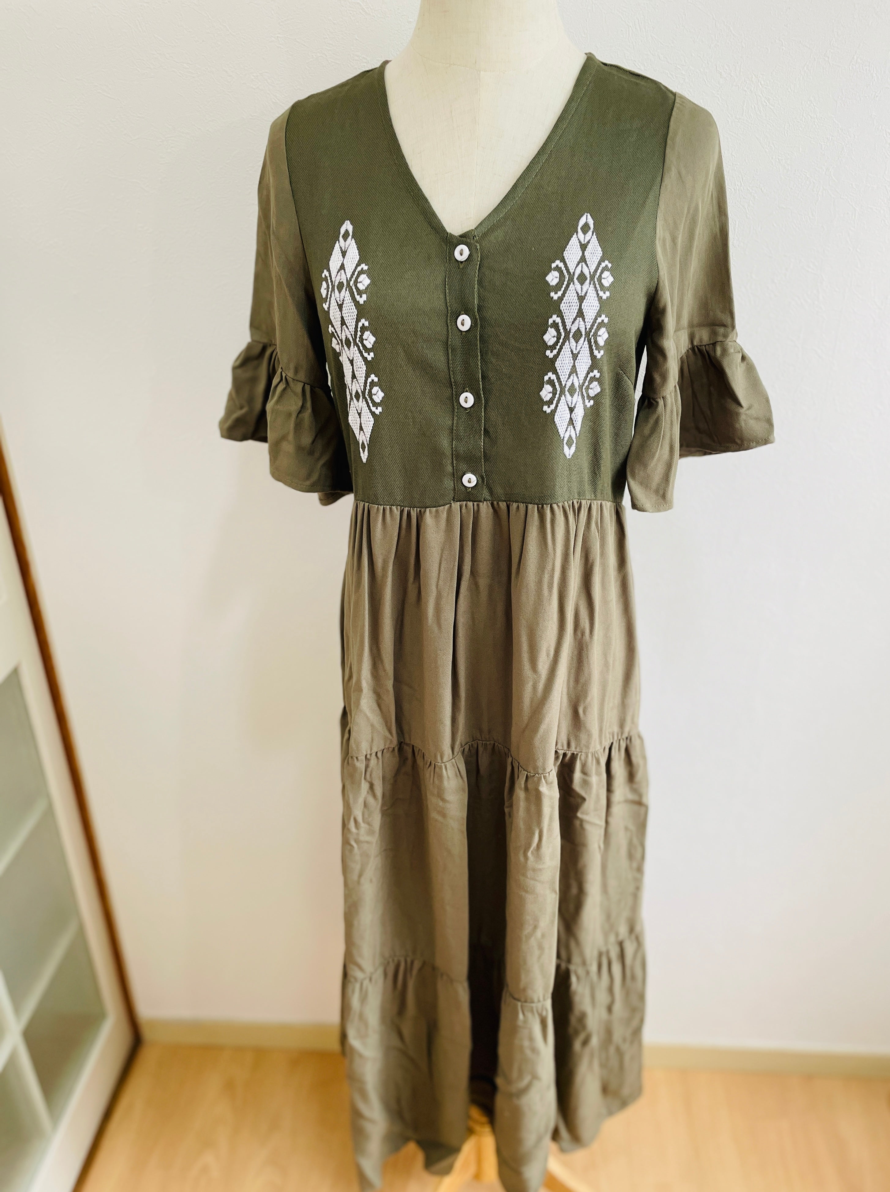 Vestido verde oscuro | 深緑のワンピース