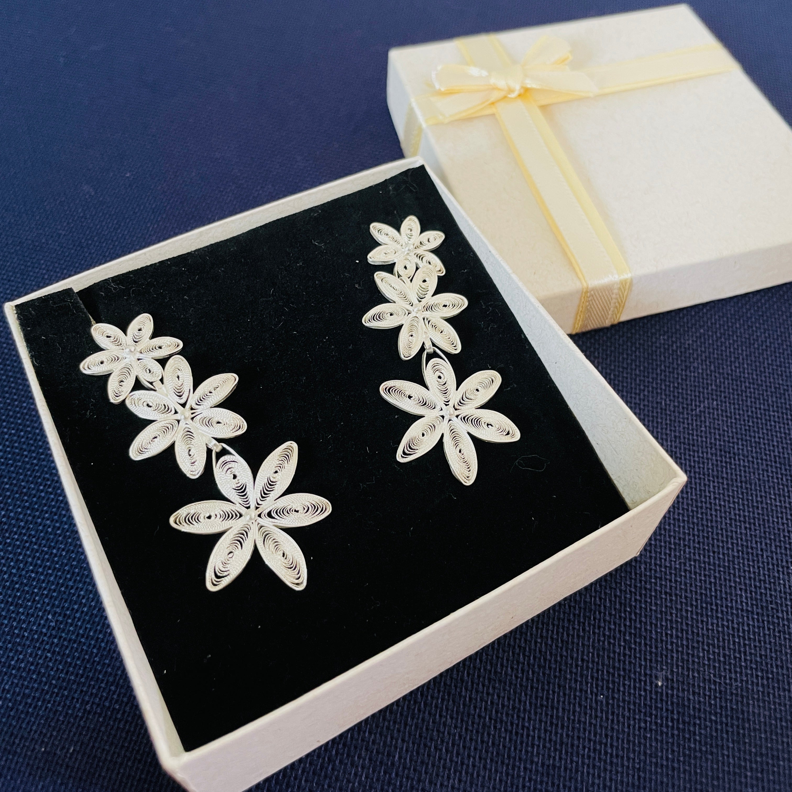 Tres flores seguidas | 三連華