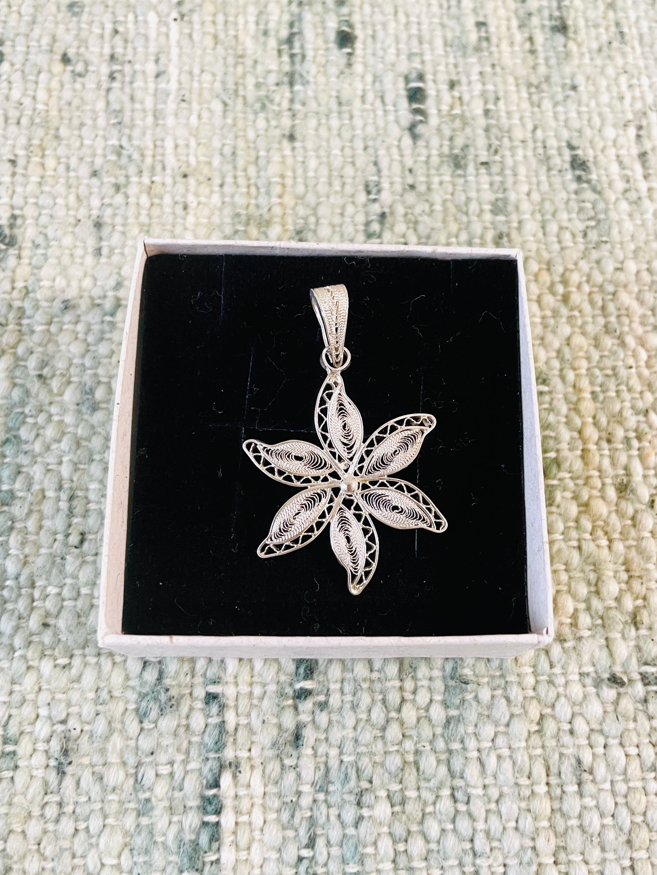 Colgante de flor | 花のペンダント