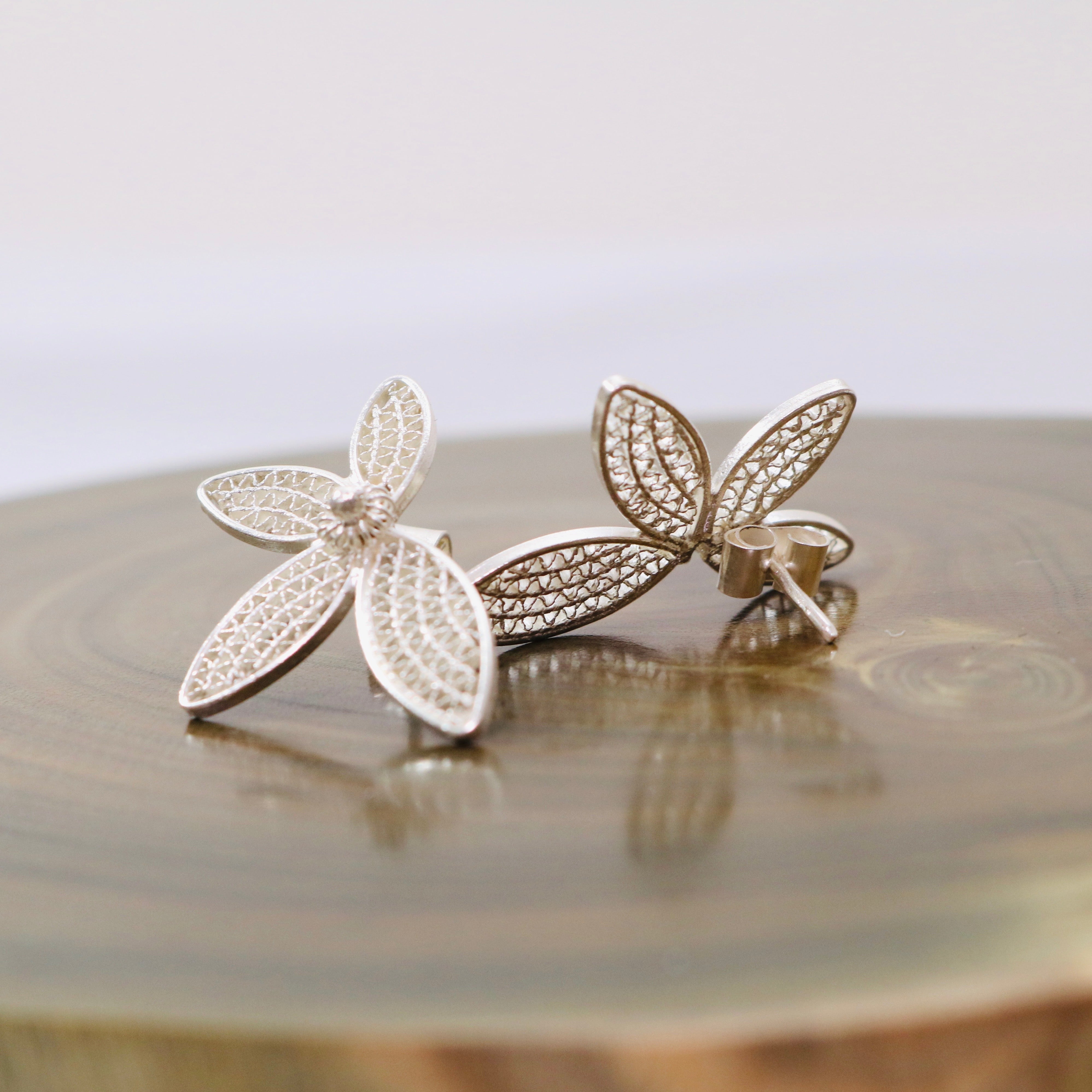 Cuatro Pétalos | 4つの花びら