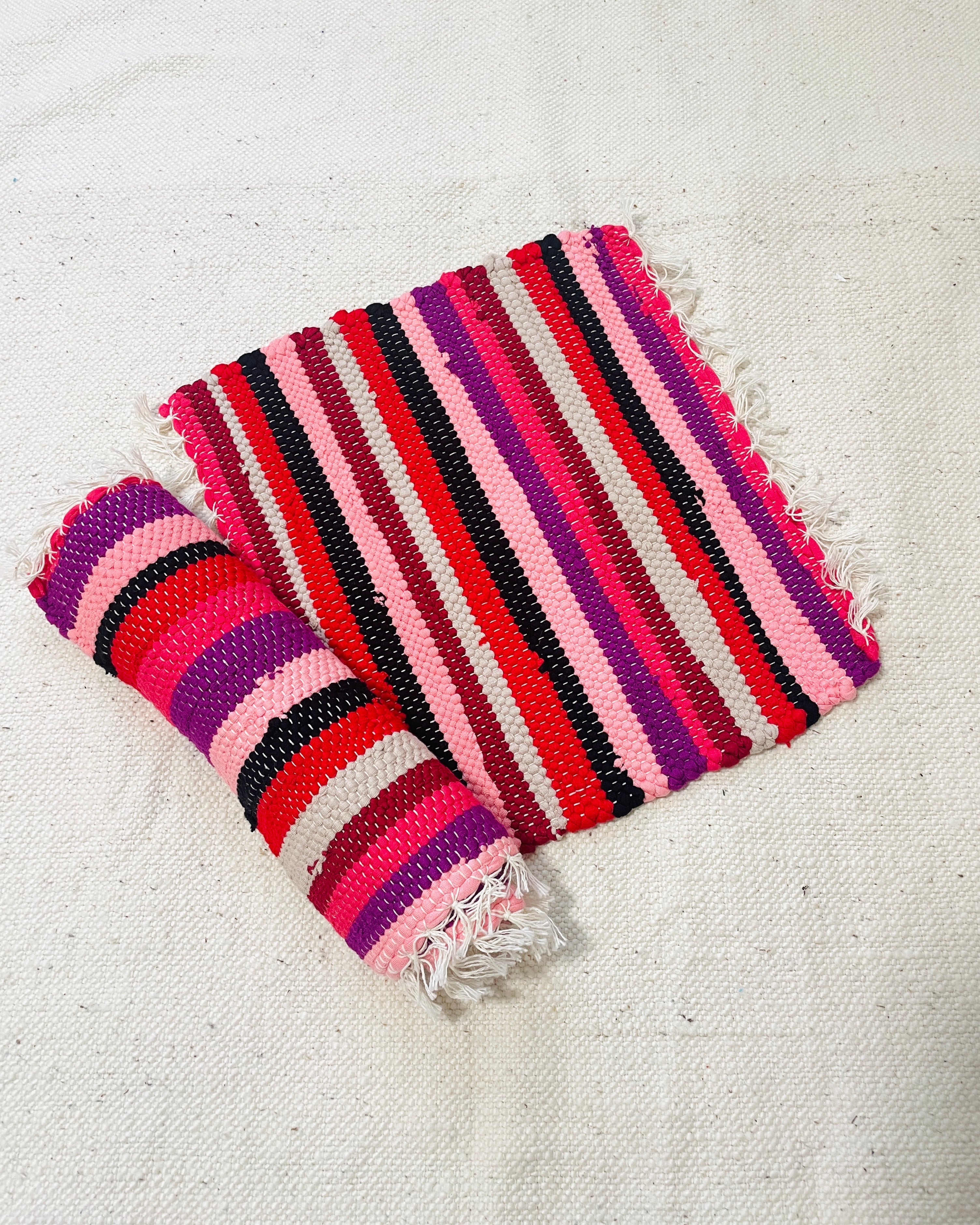 Poyvi de arcoiris | カラペグアのマルチマット