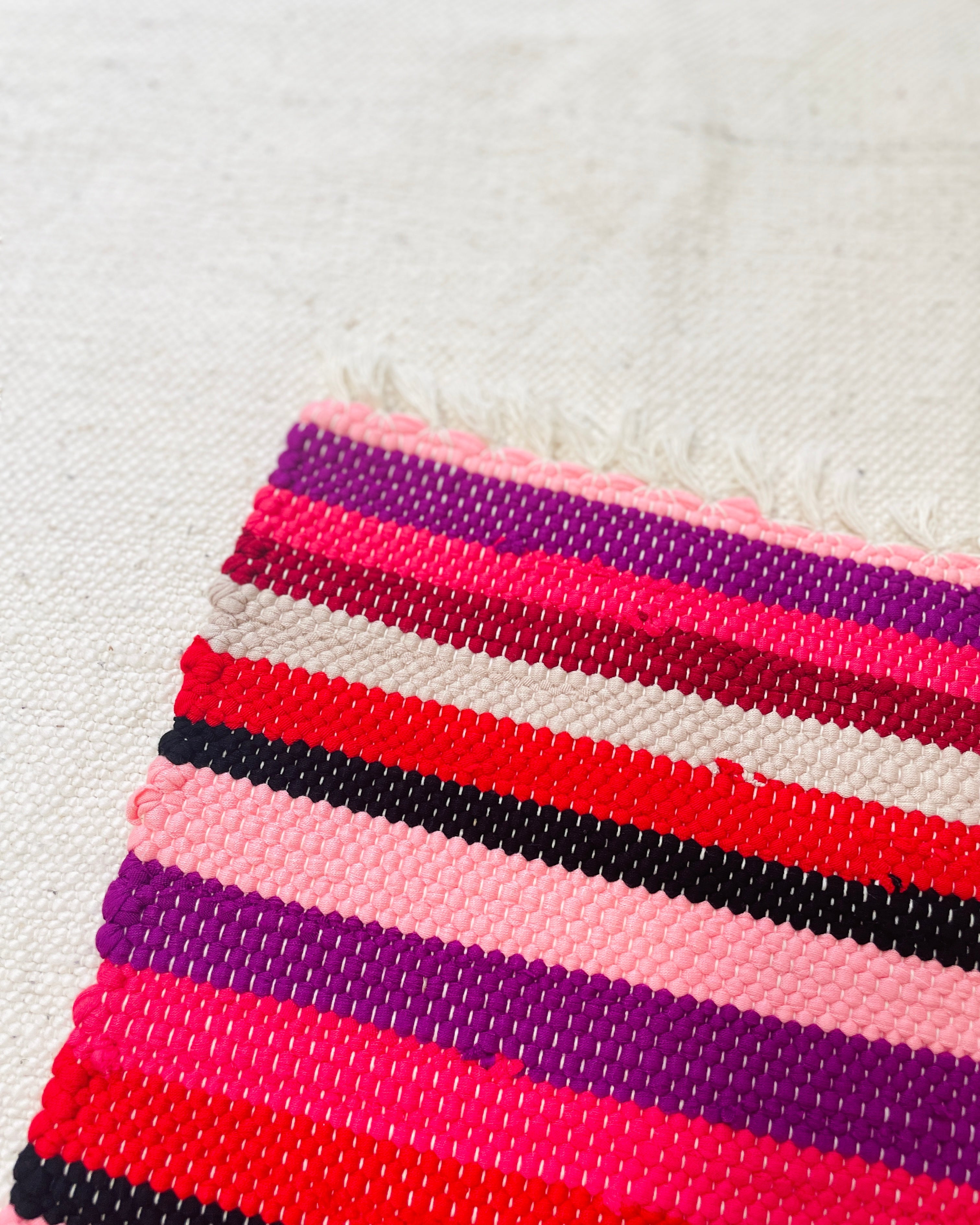 Poyvi de arcoiris | カラペグアのマルチマット