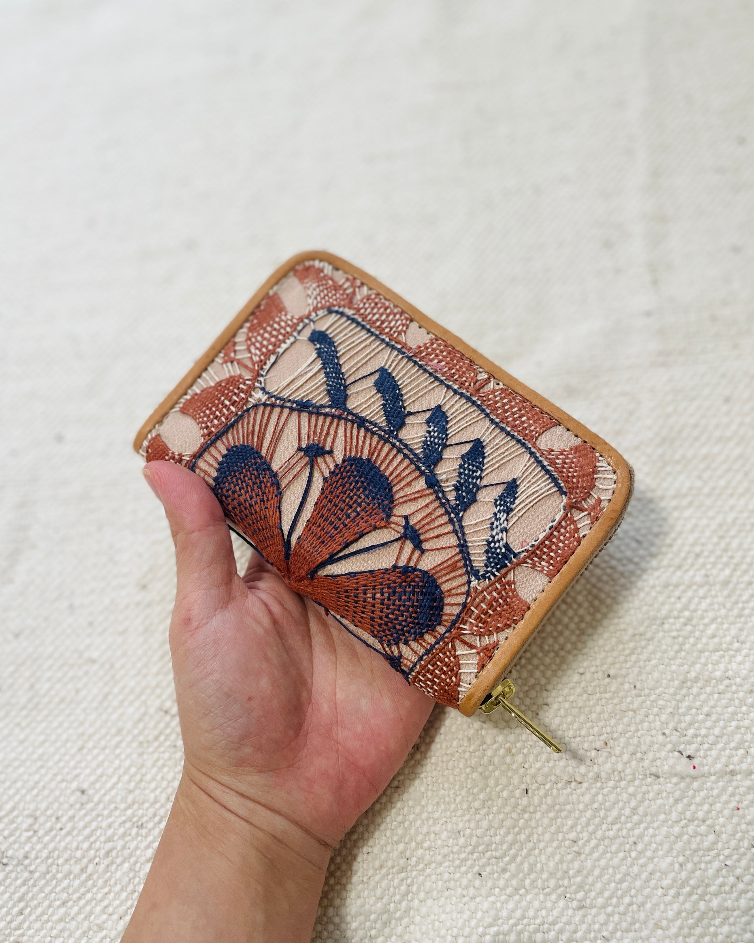 Billetera Mini Kuña | ニャンドゥティと牛革の財布